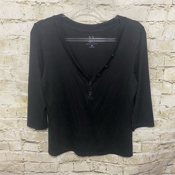 New York & Company Black V Neck Button Neck 3/4 Sleeve Top - Picture 1 of 6
